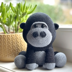Bonzo the Gorilla amigurumi pattern by DIY Fluffies