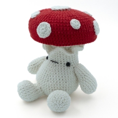 Gloomy Shroom amigurumi by MevvSan