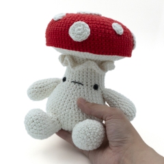Gloomy Shroom amigurumi pattern by MevvSan