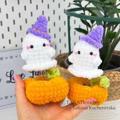 Halloween Flying Ghost amigurumi by TANATIcrochet