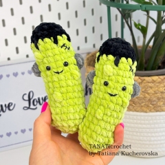 Halloween Pickles amigurumi pattern by TANATIcrochet