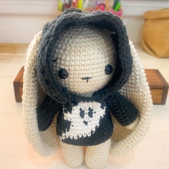 Halloween Bunnies amigurumi pattern by Conmismanoss