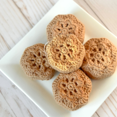 Mooncake amigurumi pattern by Curiouspapaya