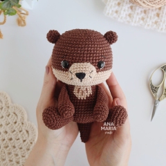 Ariel, the Giant Otter amigurumi by Ana Maria Craft