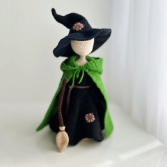 Spooky Witch amigurumi pattern by Fluffy Tummy