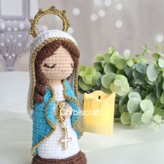 Virgin Mary with Rosary amigurumi pattern by Chibiscraft