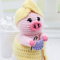 Me-Time Piggy amigurumi by Mariia Zhyrakova