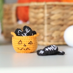 Halloween Ghost Cat amigurumi by Planet Piu