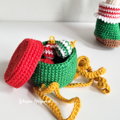 Outfit Holly for doll Robin amigurumi pattern by Schipper Amigurumi