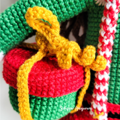 Outfit Holly for doll Robin amigurumi by Schipper Amigurumi