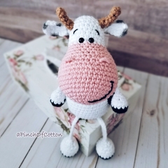 Dolores the Cow amigurumi by apinchofcotton