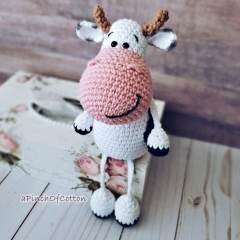 Dolores the Cow amigurumi pattern by apinchofcotton