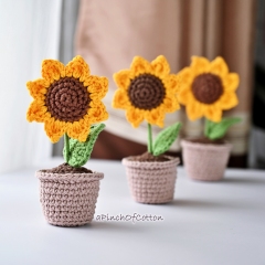 Sunflower in a pot  amigurumi by apinchofcotton