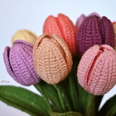 Tulips amigurumi by apinchofcotton