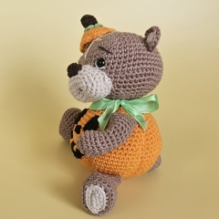 Boo the Pumpkin Bear amigurumi by SaphirhaseDesign