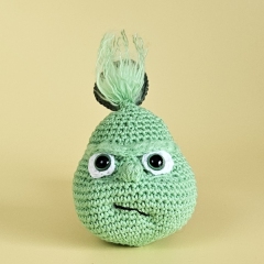 Grinch gift bag Christmas tree ball amigurumi pattern by SaphirhaseDesign