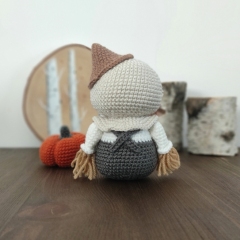 Patches the Scarecrow amigurumi pattern by Miss Cuddlington
