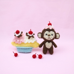 Pocket Pet - Monkey in Banana Split amigurumi pattern by Emi Kanesada (Enna Design)