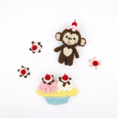 Pocket Pet - Monkey in Banana Split amigurumi by Emi Kanesada (Enna Design)