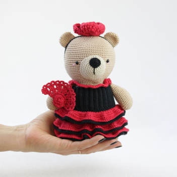 Spanish Dancer Outfit amigurumi pattern by Madelenon