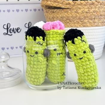 Halloween Pickles amigurumi pattern by TANATIcrochet