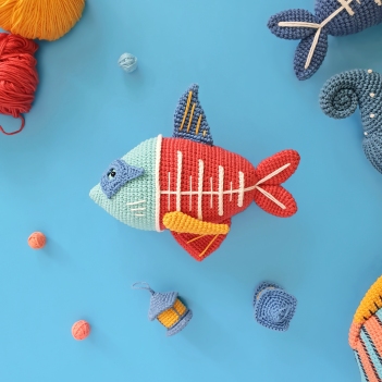 Flash the X-ray Fish amigurumi pattern by Natura Crochet