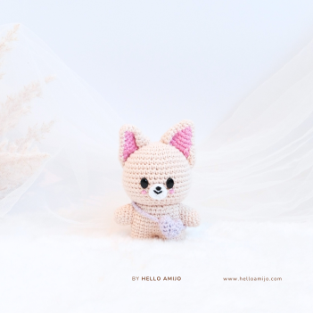 Cream Foxy Crochet Pattern amigurumi pattern by Hello Amijo