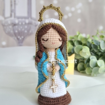 Virgin Mary with Rosary amigurumi pattern by Chibiscraft