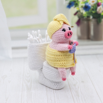 Me-Time Piggy amigurumi pattern by Mariia Zhyrakova