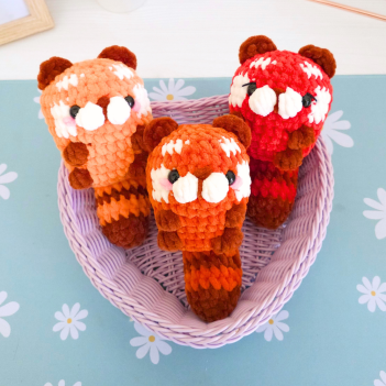 Chubby Red Panda amigurumi pattern by Hugurumitoys