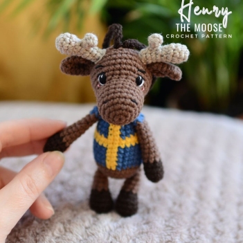 Henry the moose amigurumi pattern by Plączenitka