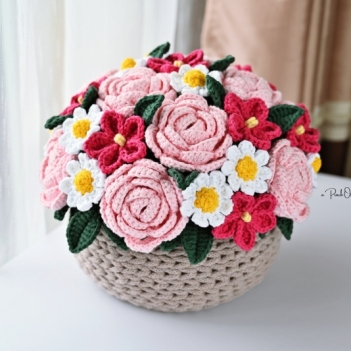 Basket full of flowers amigurumi pattern by apinchofcotton