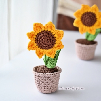Sunflower in a pot  amigurumi pattern by apinchofcotton