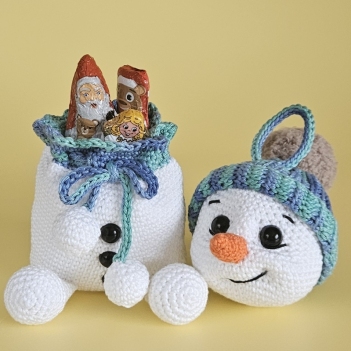 Gift bag snowman Xmas tree ball amigurumi pattern by SaphirhaseDesign