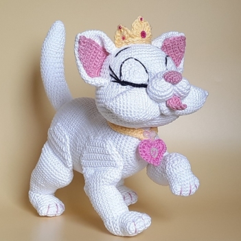 Cat the Offended Princess amigurumi pattern by SaphirhaseDesign
