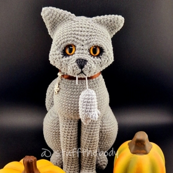 Cat with A Mouse  amigurumi pattern by StuffTheBody