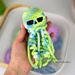 Jellyfish Skull amigurumi pattern by TANATIcrochet