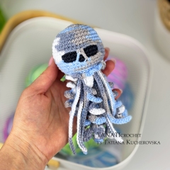 Jellyfish Skull amigurumi by TANATIcrochet