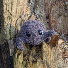 Soey the spider amigurumi pattern by Gutherz Design