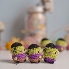 Mini Frankie amigurumi pattern by O Recuncho de Jei