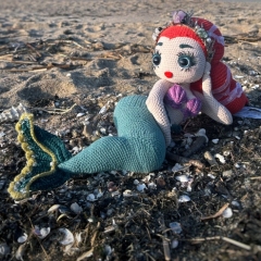 Mermaid Pinup Doll amigurumi pattern by Monoxatoys