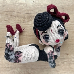 Tattooed Pinup Doll amigurumi pattern by Monoxatoys