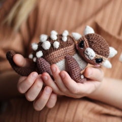 Dinosaur Ankylosaurus Bruno amigurumi by Loopy Pattern