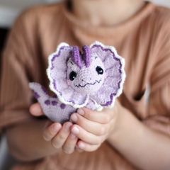 Dinosaur Dilophosaurus Lily amigurumi pattern by Loopy Pattern