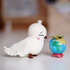 Dove of peace amigurumi pattern by unknown