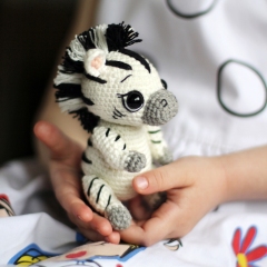 Zebra Zou amigurumi pattern by Loopy Pattern