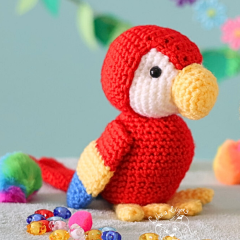 Diego the scarlet macaw amigurumi pattern by LikeALigerCrochet