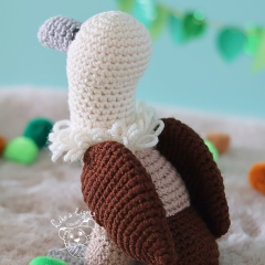 Scruffle the vulture  amigurumi pattern by LikeALigerCrochet
