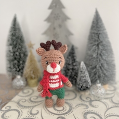 Pirouette, the playful reindeer amigurumi by Galounette Crochete