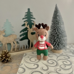 Pirouette, the playful reindeer amigurumi pattern by Galounette Crochete
